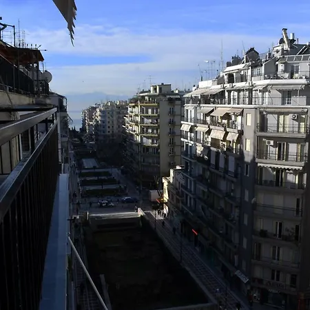 Appartement Comely N Gusto Luxury Apts.