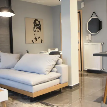 Comely N Gusto Luxury Apts. Apartment
