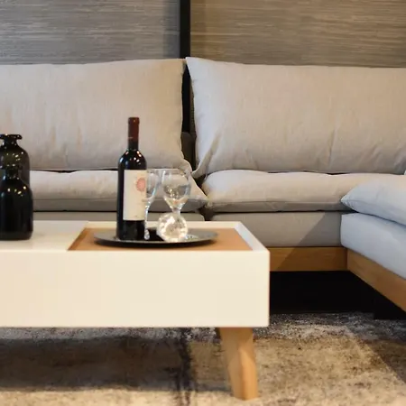 Comely N Gusto Luxury Apts. Apartment