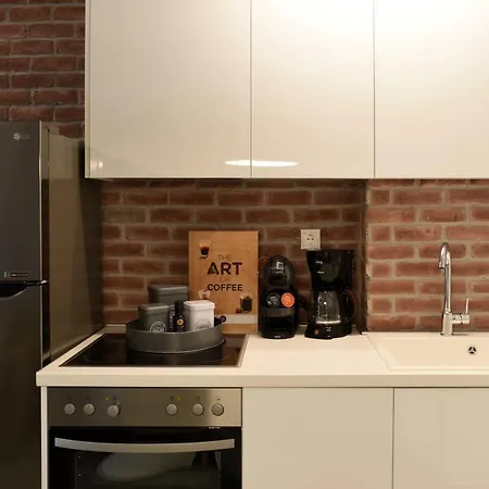 Comely N Gusto Luxury Apts. *