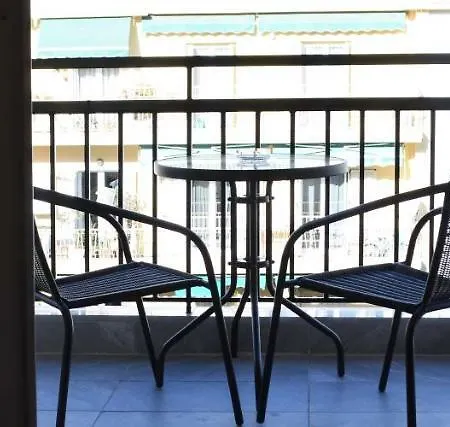 Comely N Gusto Luxury Apts. Apartment *